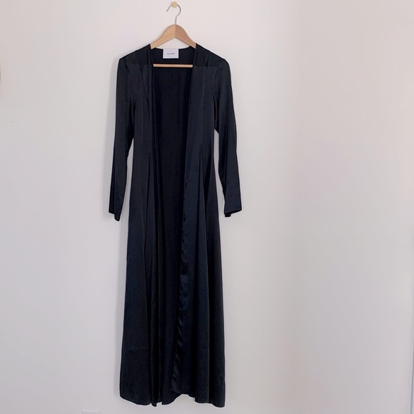 we are LEONE Black Silk Robe - Picture 5 of 12